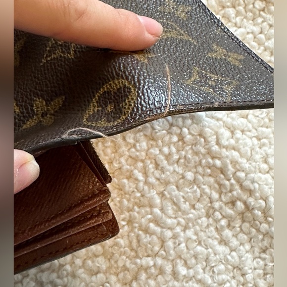 *Sold* Louis Vuitton Monogram Sarah Wallet - Picture 13 of 13